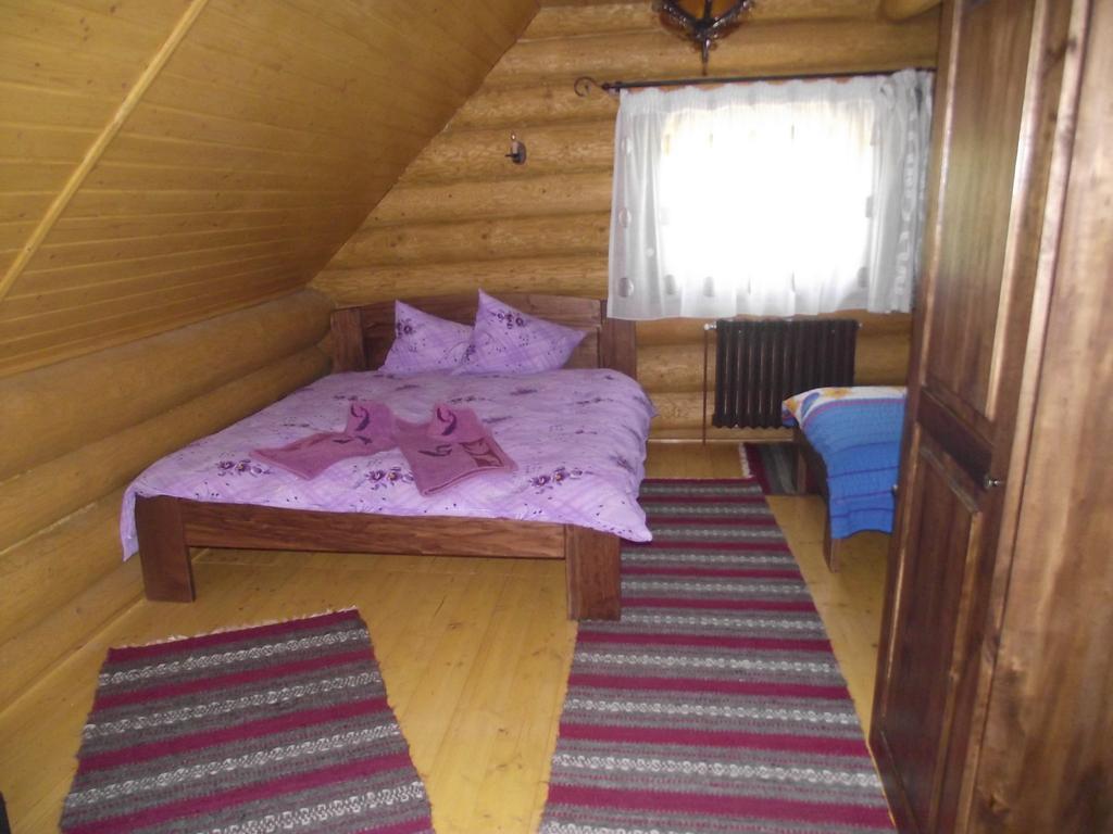 Cabana Piatra Runcului Vatra Moldoviței Szoba fotó