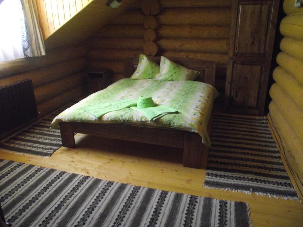 Cabana Piatra Runcului Vatra Moldoviței Szoba fotó